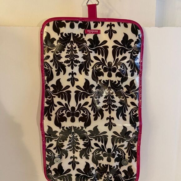 Modella Handbags - Modella handing travel bag black pink 11x7”